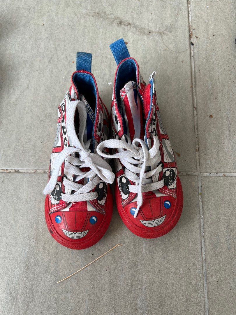 London store bus converse