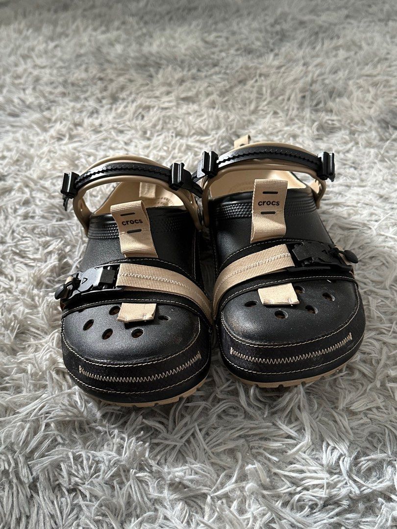 Black crocs with 3 straps hot sale