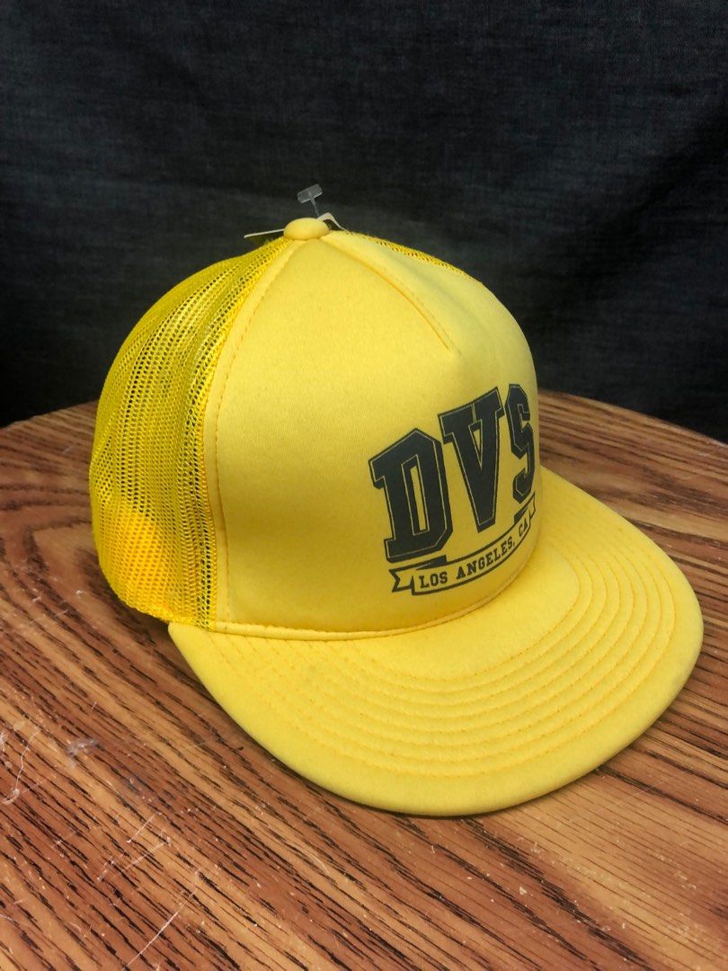 Dvs snapback shop