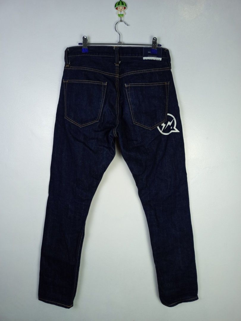 DENIM BY VANQUISH 救い Size 32 WIDE STRAIGHT