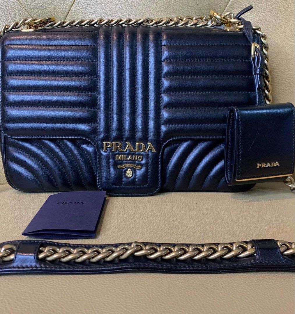diagramme medium (Category: Luxury Bags & Wallets) located in Santa Ana. Submitted by astonandariana (Listing ID 1264673928, Image 1). Description: .