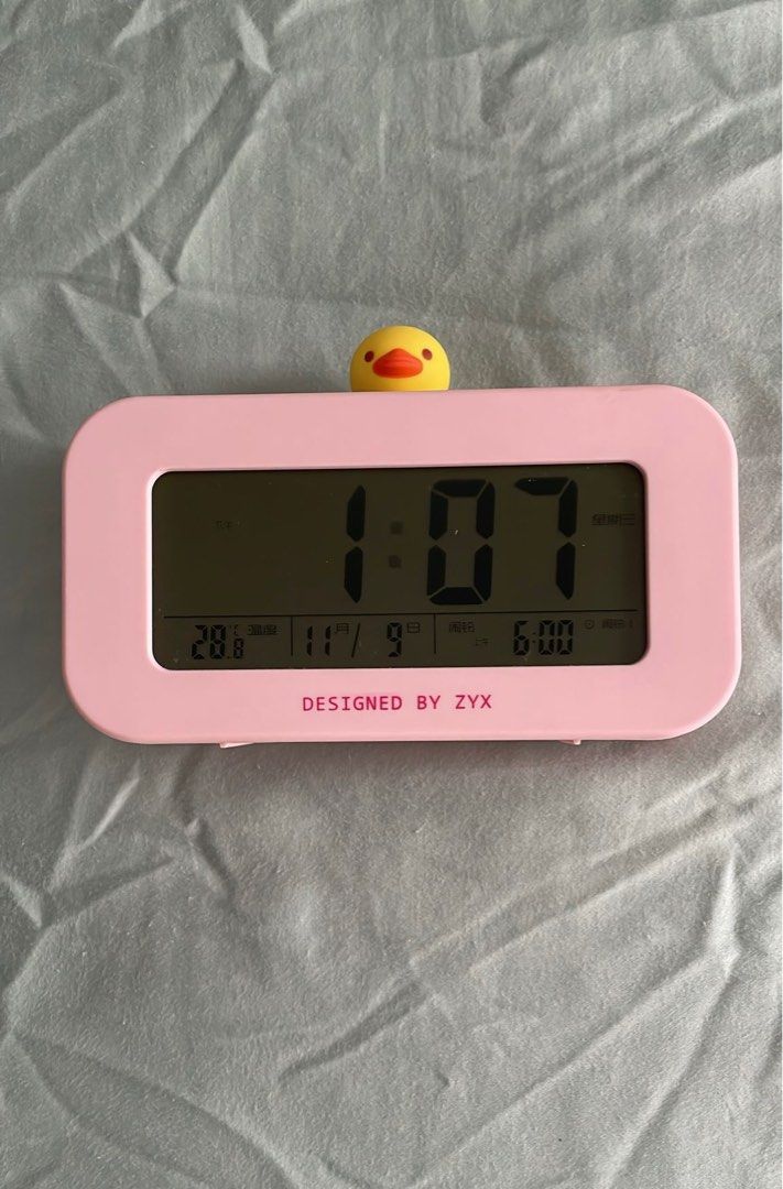 Digital Alarm Clock (in chinese), Furniture & Home Living, Home Decor