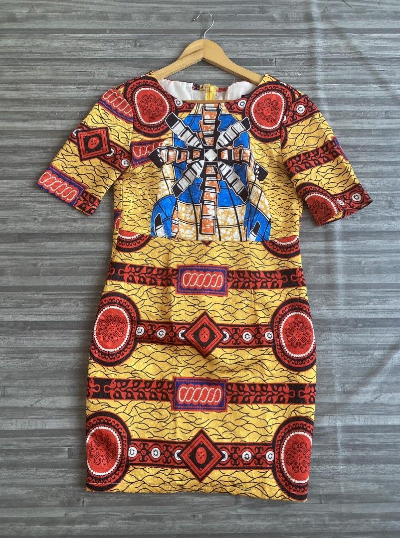 Dolce and Gabbana Dress (Category: Luxury Apparel) located in Bansalan. Submitted by nicethriftedthings (Listing ID 1264671911, Image 1). Description: Can fit S-M.