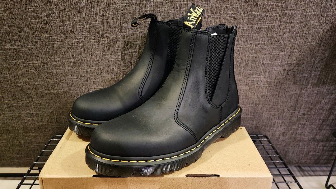 Dr Martens Chelsea 2976 Alternative Zip Black Waxed Full Grain
