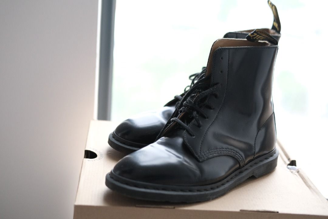 Dr martens winchester boots hot sale