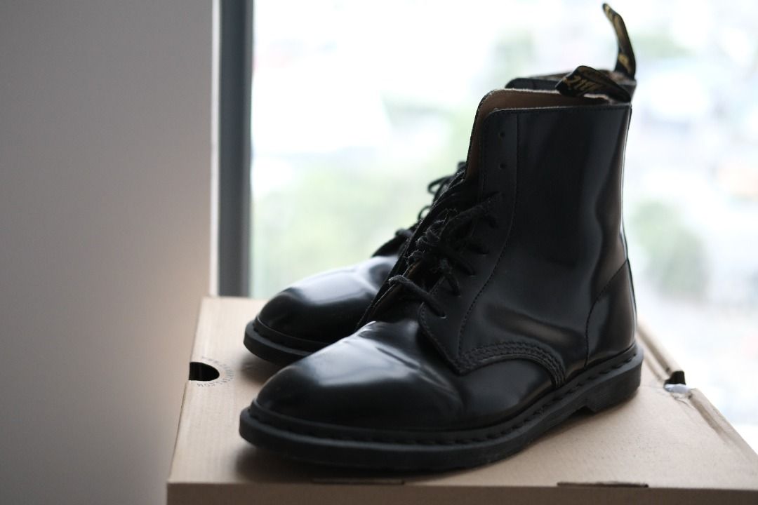 Dr martens winchester 8 eye boots sales