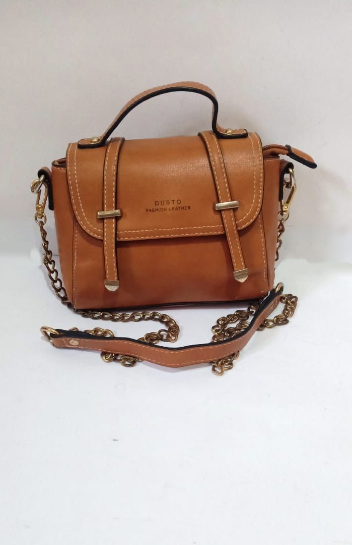 Dusto sling Bag, Fesyen Wanita, Tas Dompet di Carousell