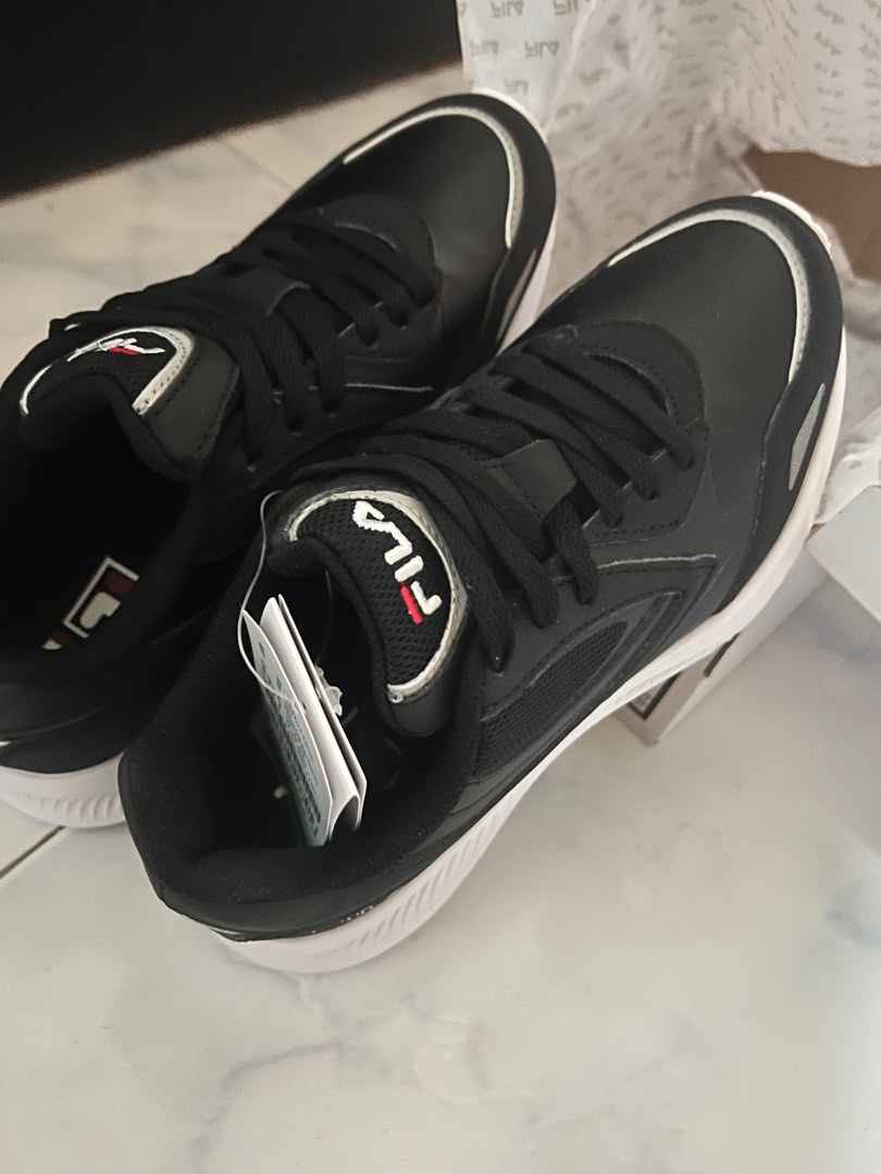 Fila wavelet black sneaker, Women's Fashion, Footwear, Sneakers on