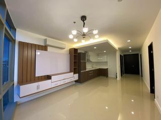 For Sale : 2BR Semi Furnished Unit in East Gallery Place BGC | JRbXjE-MW