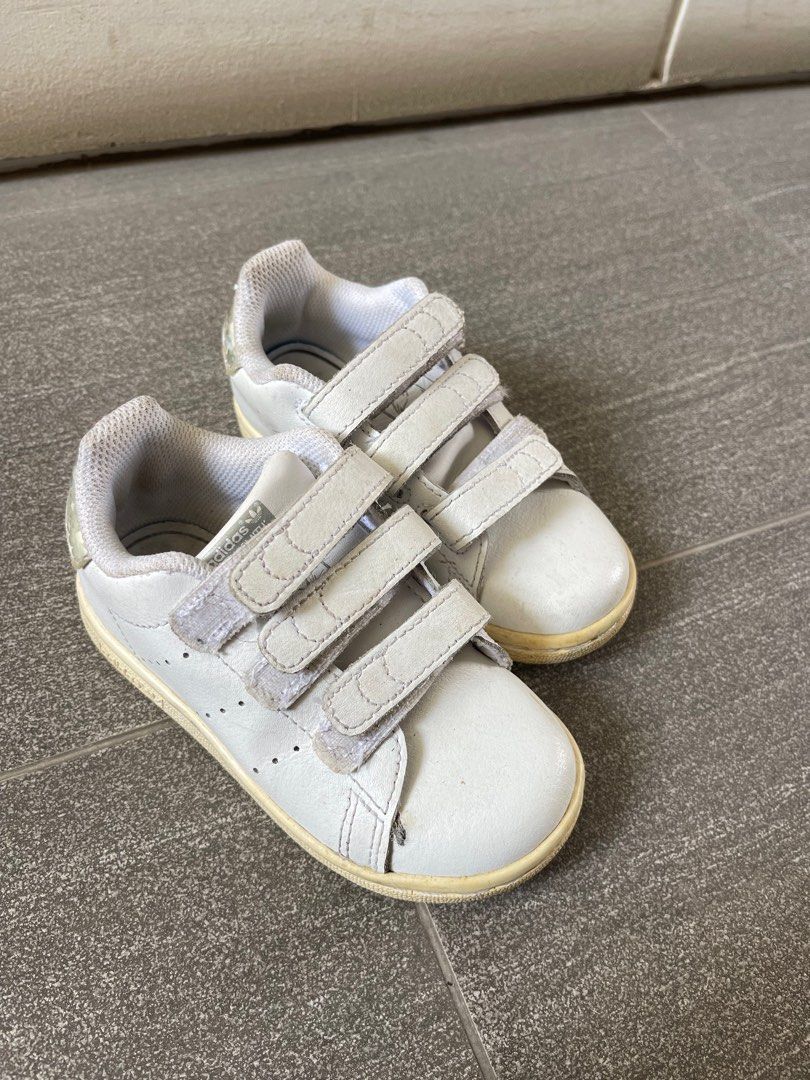 Mens adidas trainers with velcro best sale straps