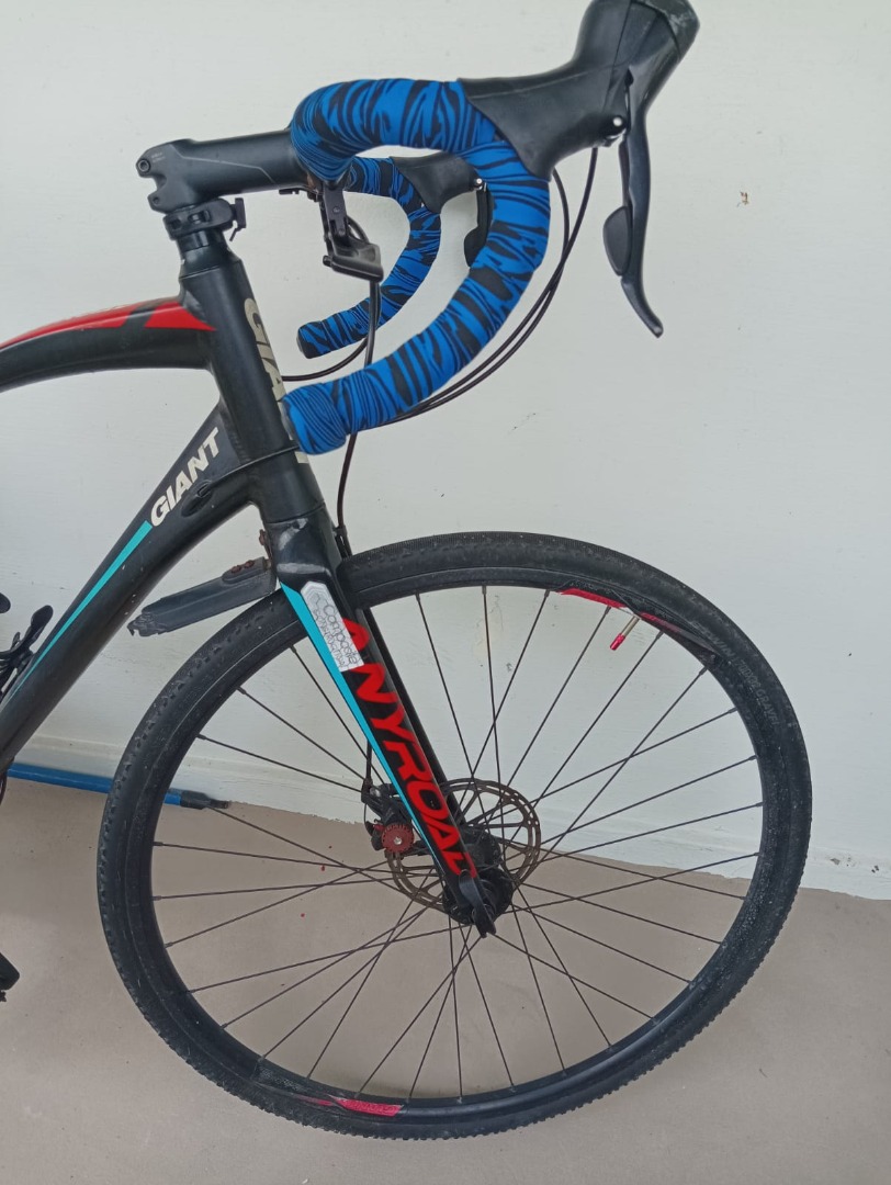 Giant Anyroad 2 Hybrid Gravel/Road bike, Sports Equipment, Bicycles