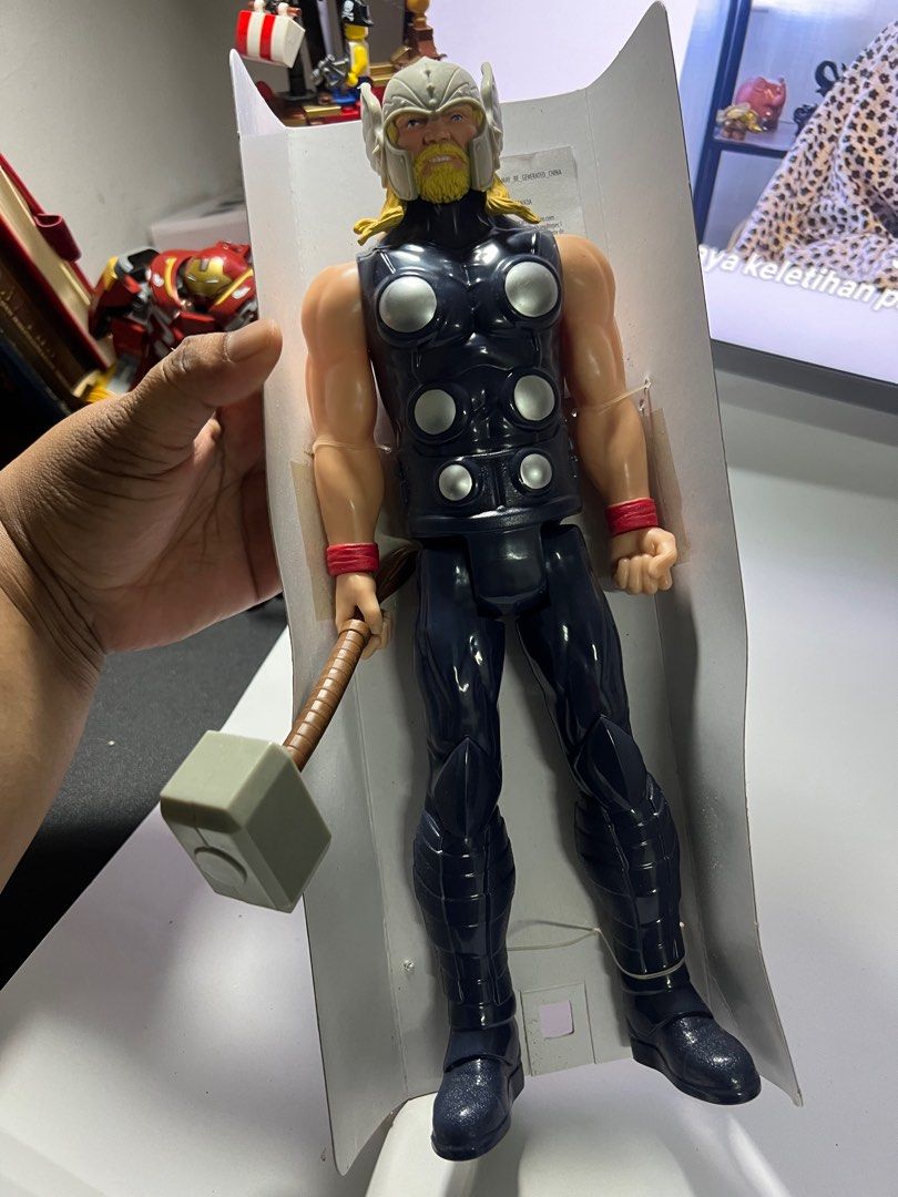 Thor titan deals hero series