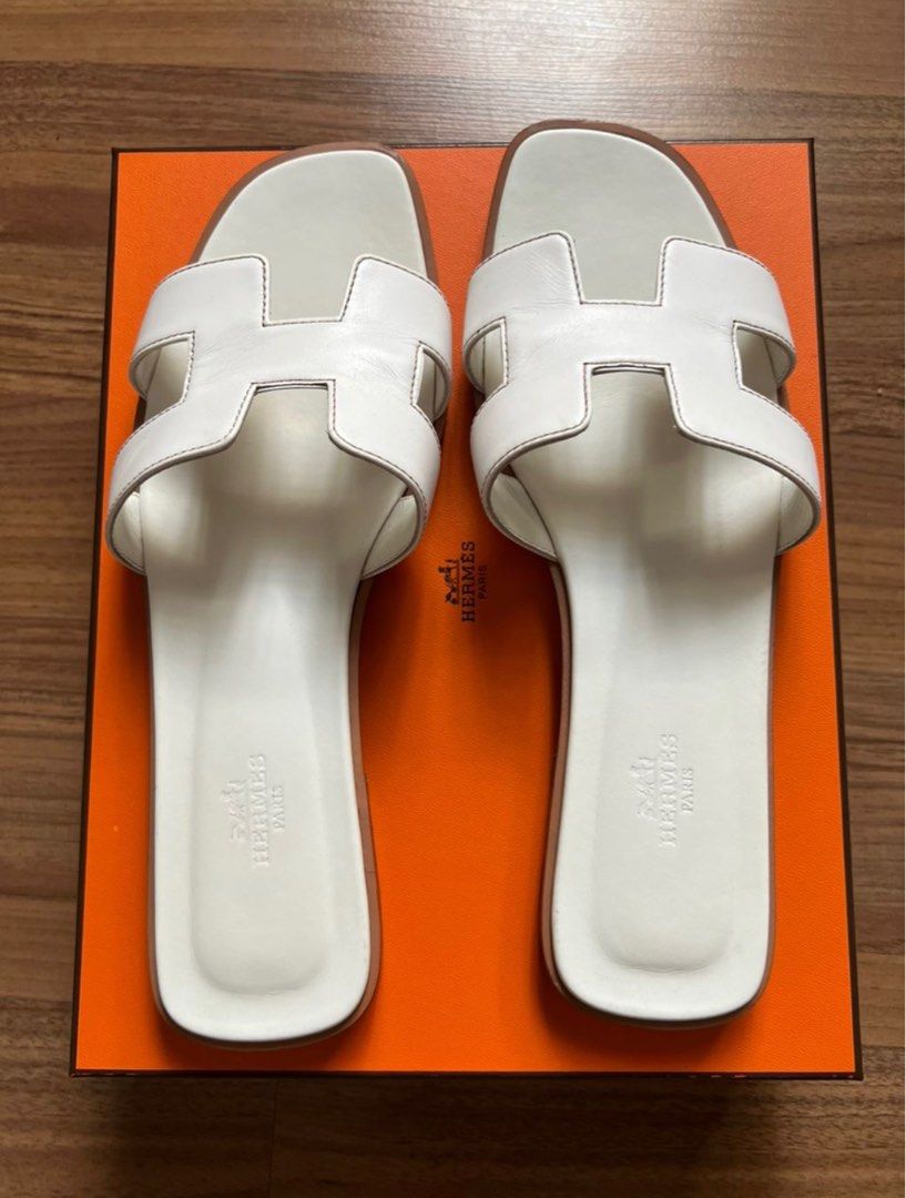 Hermes flip flops white top
