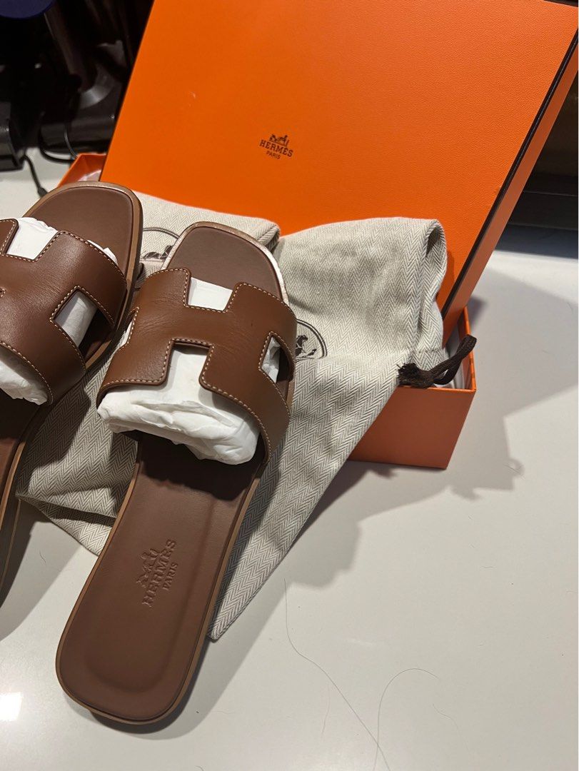 Gold top hermes sandals