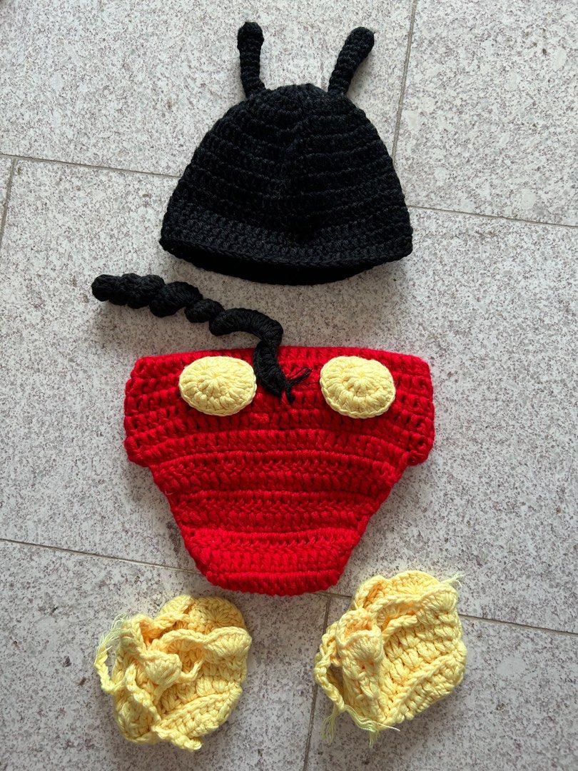 Mickey mouse 2024 baby accessories