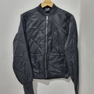 Yotganda orqasidan becerdi, onlayn porno