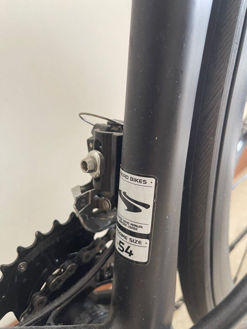 JAVA FUOCO 4 ROADBIKE (Category: Bicycles) located in Singapore. Submitted by mickeymouse2613 (Listing ID 1264623947, Image 5). Description: Moving out Sale! Frame: Full aluminum (aero design) Size: M(54) Weight: 11kg Groupset: 12 speed Shimano 105 shifter/RD/FD Crakset: Decaf crankarm / Snail Oval Chainring (50t/35t) / Shimano 105 clipless pedals Brakes: Decaf semi hydraulic (New Brakepads) Wheelset: Aluminum with Continental Ultra Sport tyres.
