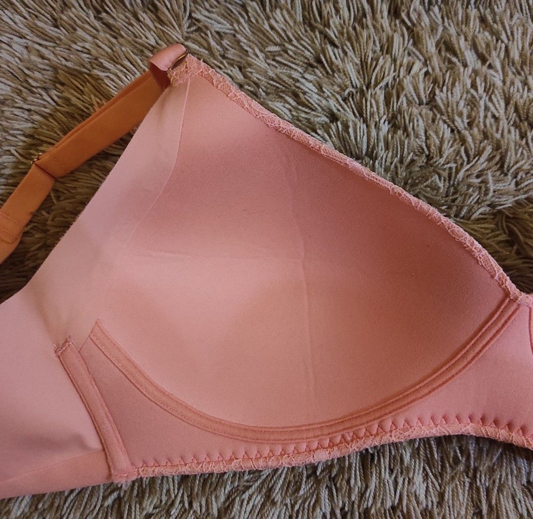 La Vie En Rose Push Up Non Wire Bra 34D, Women's Fashion, Undergarments &  Loungewear on Carousell