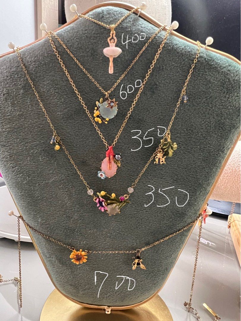 Les nereides necklace, 名牌, 飾物及配件- Carousell
