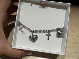 (Category: ) located in . Submitted by vxoxokitty (Listing ID 1264739713, Image 1). Description: .