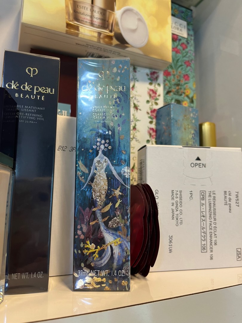 Local counter Cle de peau CPB 2023 Christmas holiday edition correcting