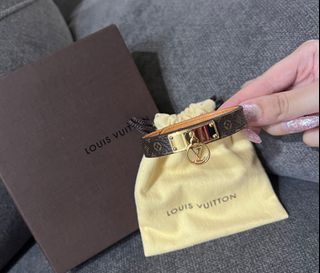 Louis Vuitton Womens Keep It Bracelet Damier Azur Canvas – Luxe