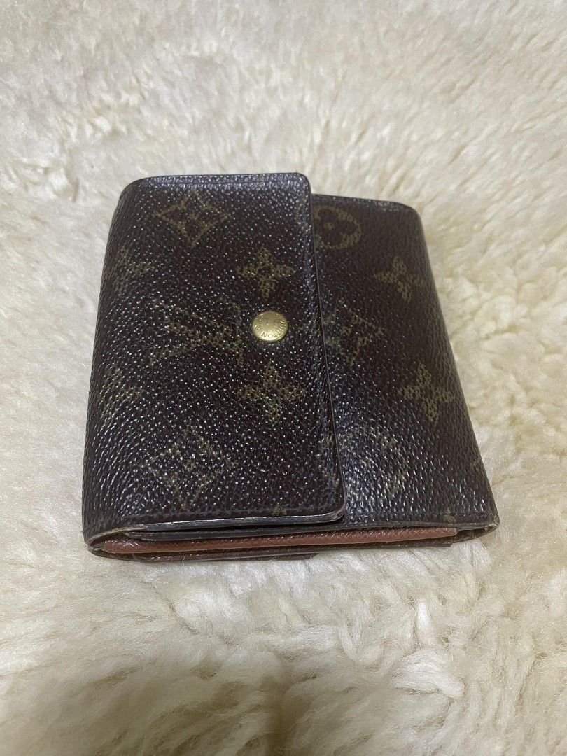 LV WALLET JAPAN PRELOVED (Category: Luxury Bags & Wallets) located in Valenzuela. Submitted by yaaanyaaaaan (Listing ID 1264734975, Image 1). Description: ORIGINAL LV WALLET JAPAN PRELOVED - Bought from Japan last Oct. 2023 - Bought from BOOKOFF.