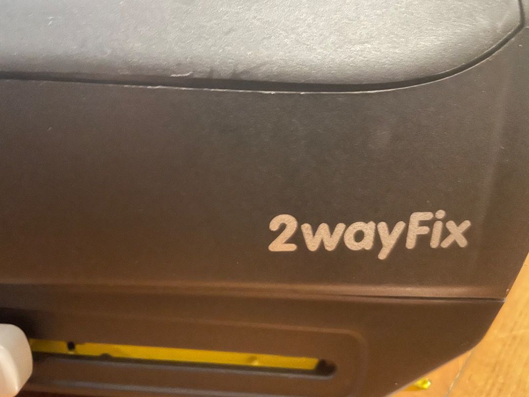Maxi Cosi 2 way fix isofix base for car seat. Babies Kids