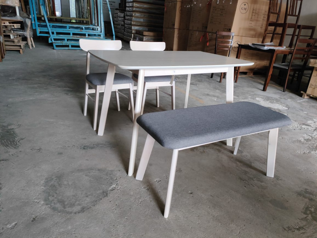 MEJA MAKAN DIRECT KILANG READY STOCK, Furniture & Home Living