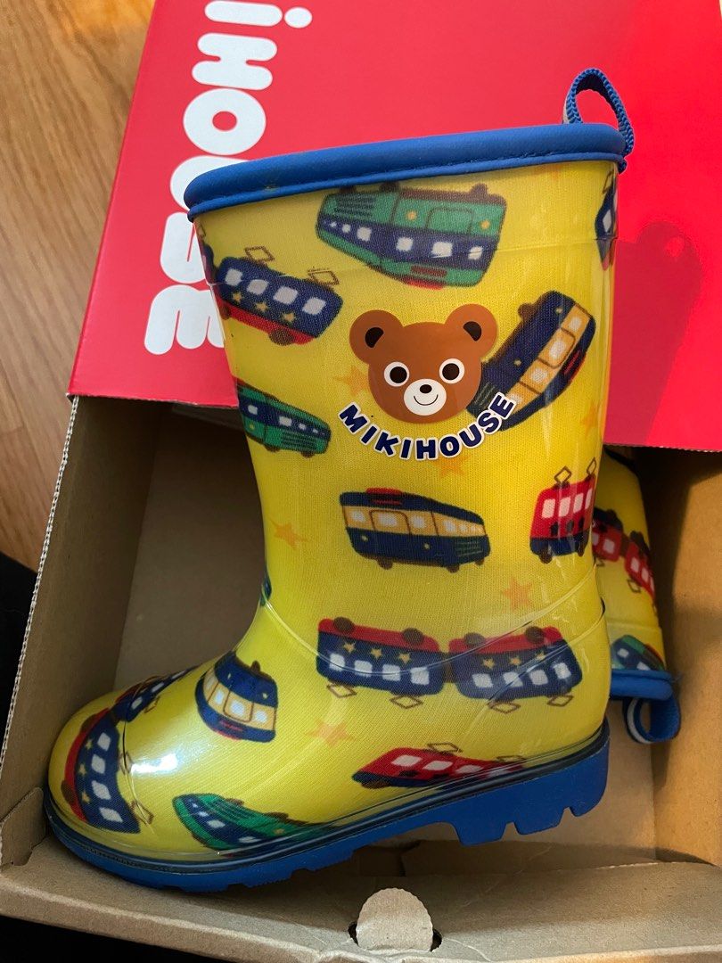 Train best sale rain boots