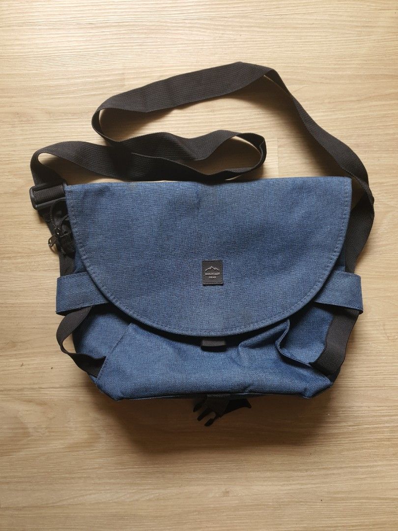 Mountain gear online sling bag