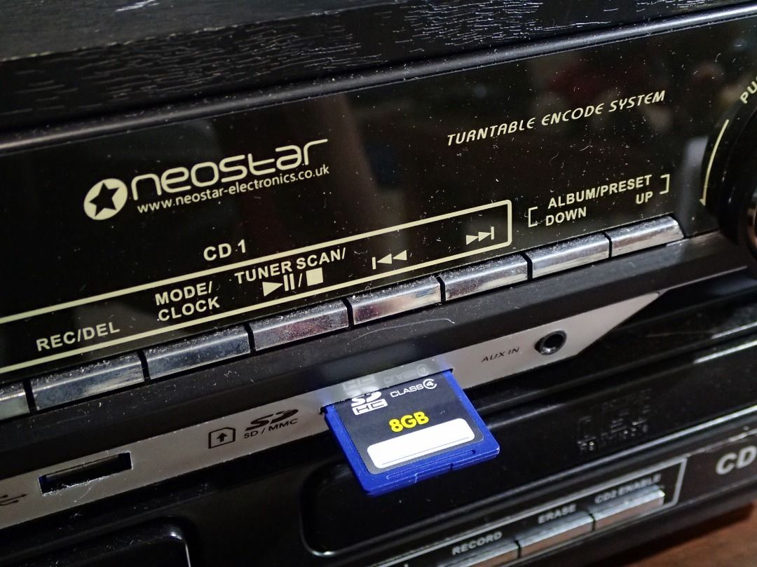 Neostar Turntable/Cassette/CD/MP3 Player & USB/SD/CD Recorder, Audio