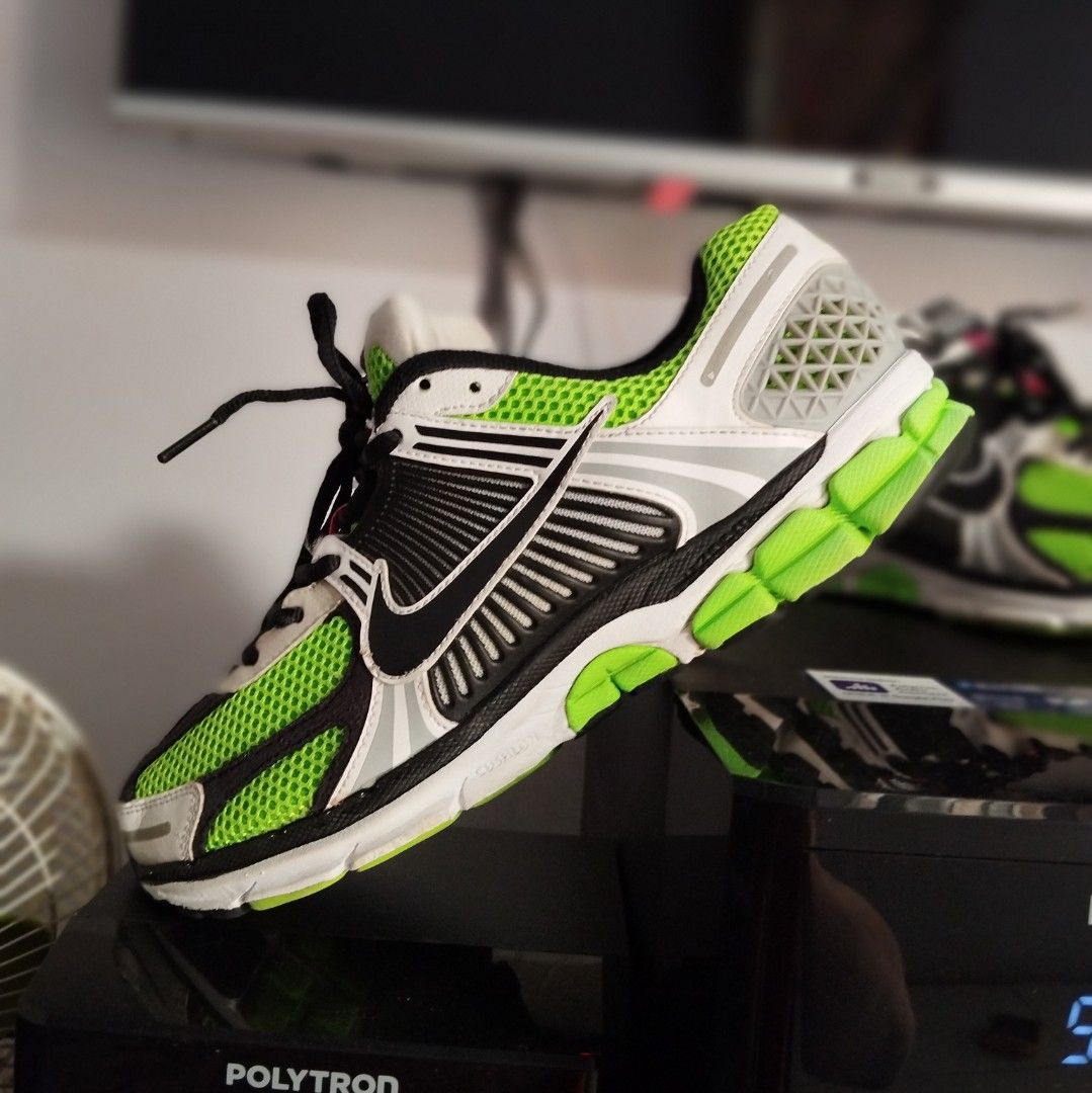 Nike zoom vomero 5 lime green hotsell