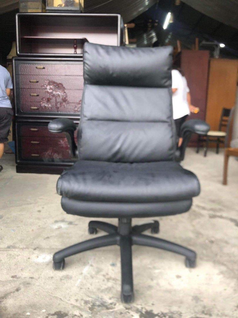 NITORI office chair Working hydraulics 28L x 29W x 20 1/2H inches 43 inches sandalan he