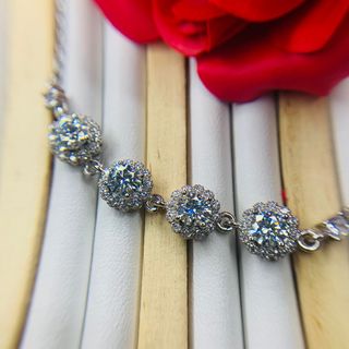 (Category: ) located in . Submitted by mzk.jewellery (Listing ID 1264769224, Image 1). Description: .