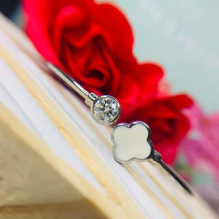 (Category: ) located in . Submitted by mzk.jewellery (Listing ID 1264769552, Image 1). Description: .