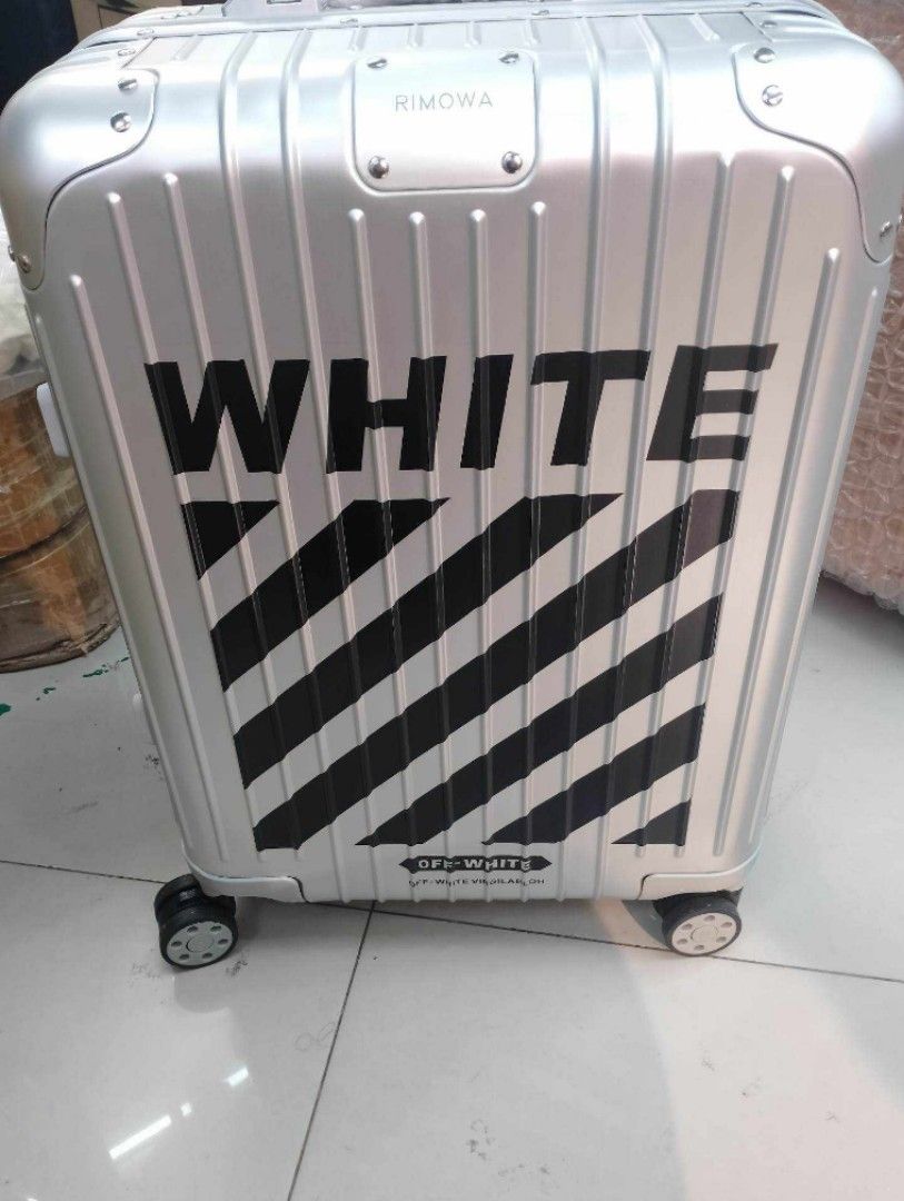 Off white rimowa carry on 2025