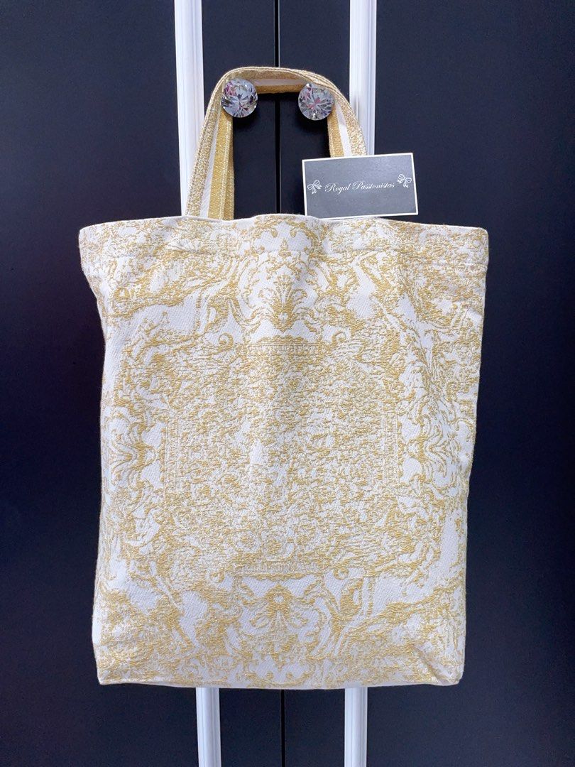 SALE BN Dior Tote Bag. Authentic Christmas Holiday Gold Tote Bag 2023