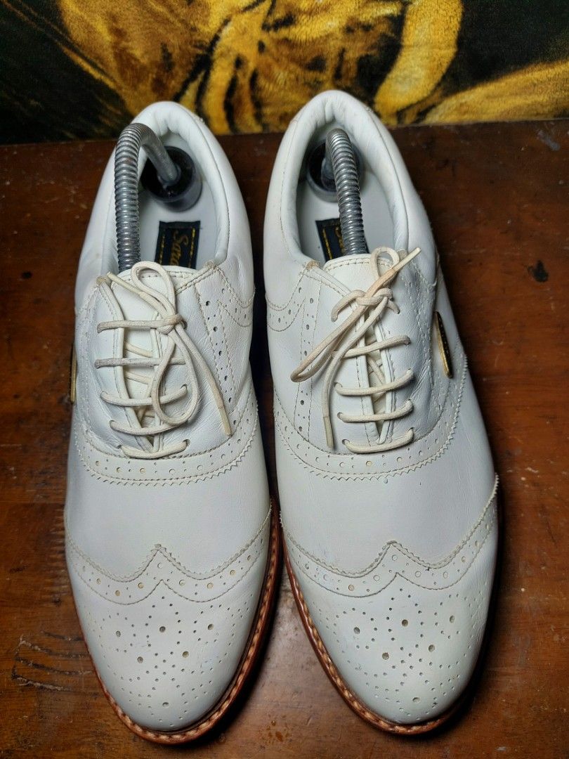 Metal spike sales golf shoes