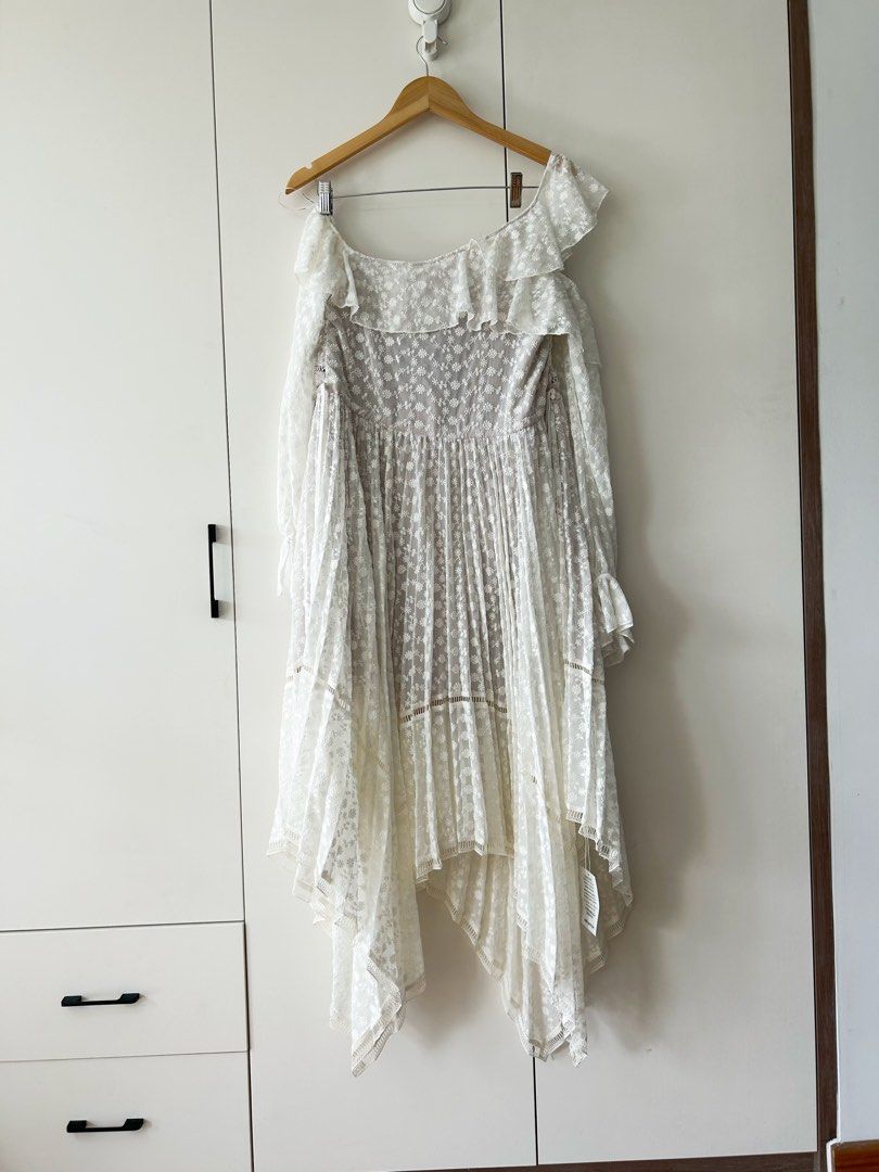Self portrait daisy midi dress Carousell
