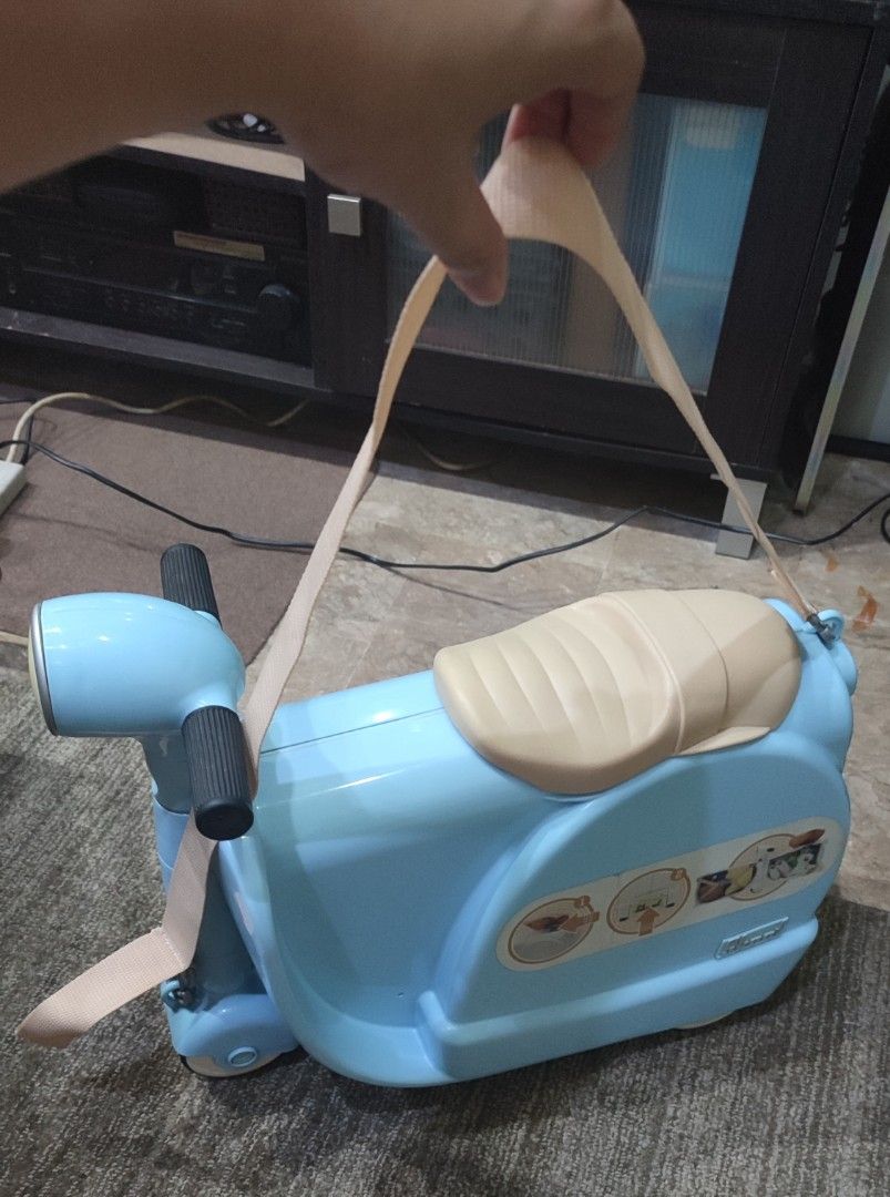 Skoot Rideon Luggage in one, Babies & Kids, Going Out, Other Babies