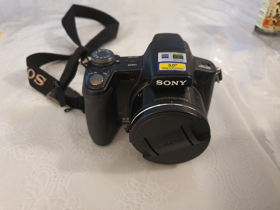 Sony Cyber shot Camera, Photography, Cameras on Carousell