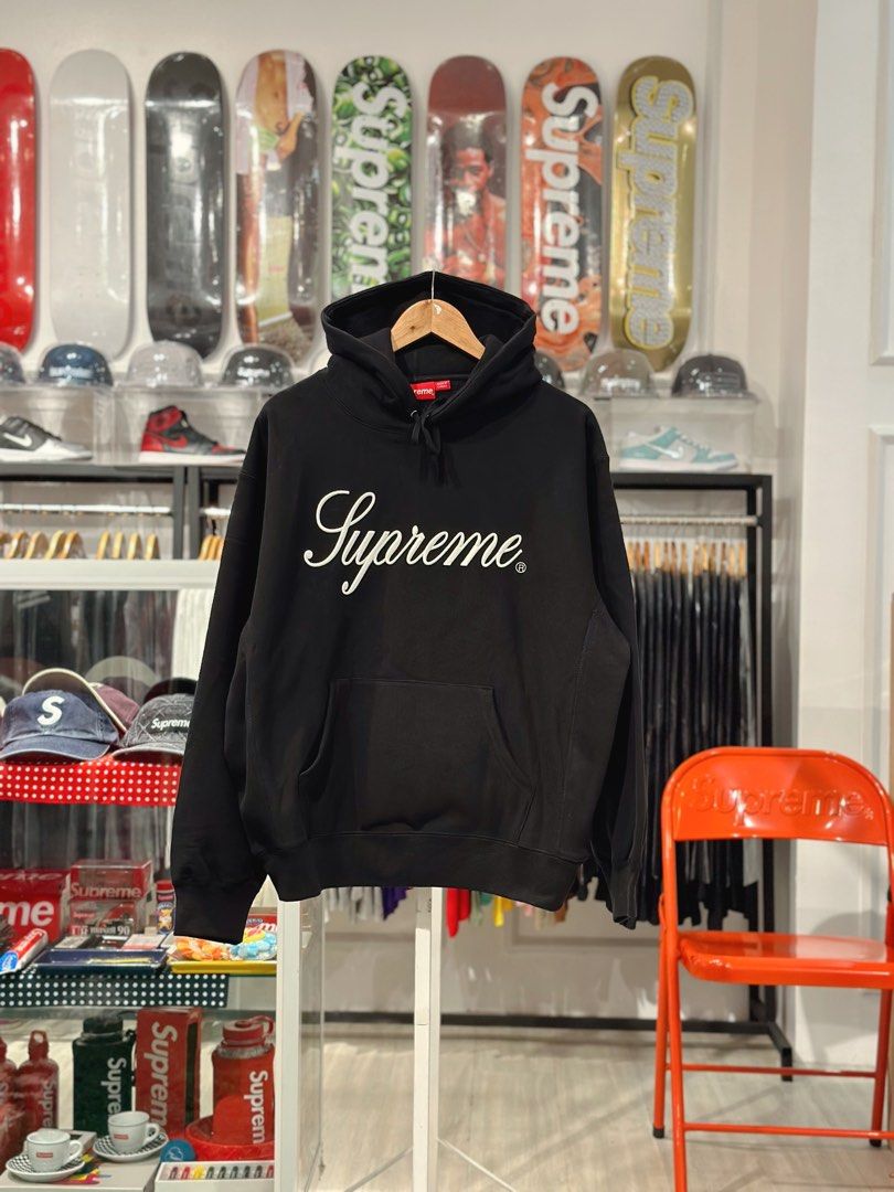 Supreme sales black sweatshirt