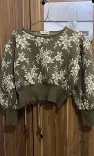 Sweater crop