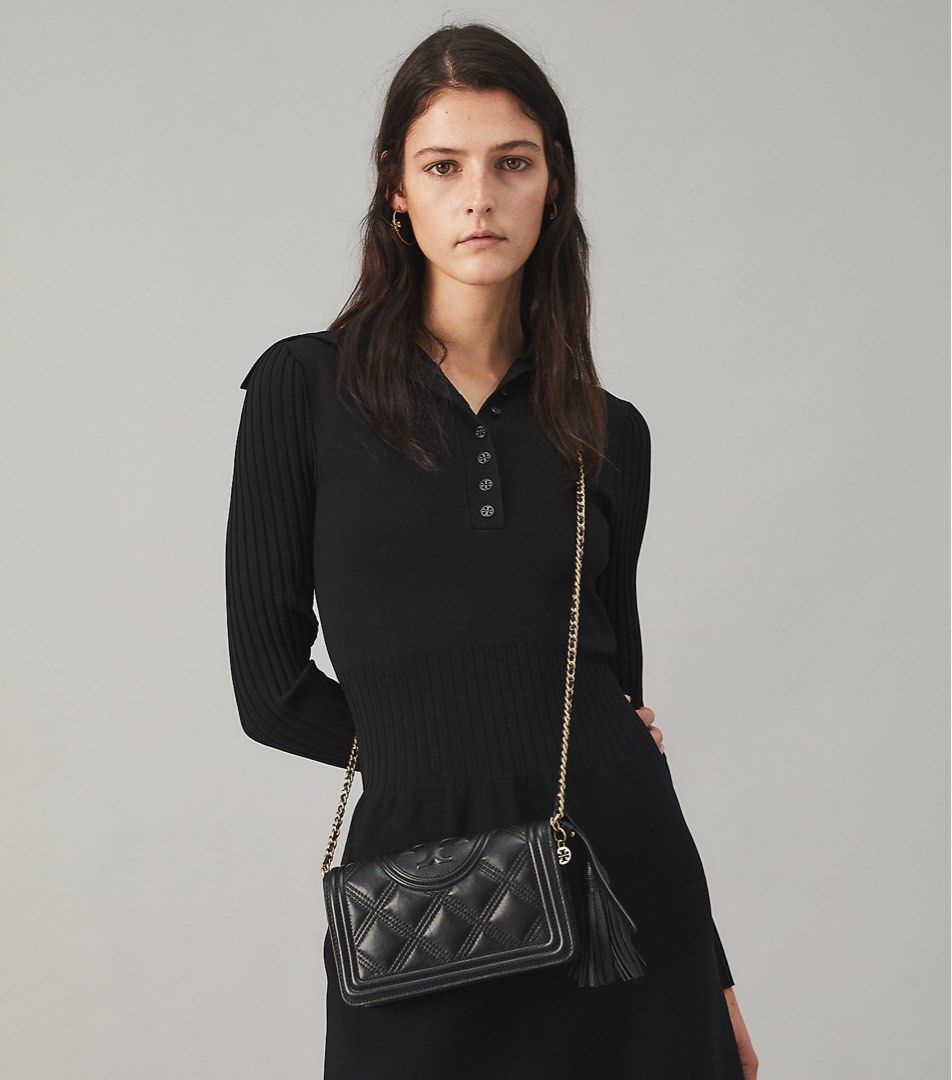 Tory Burch Fleming Soft Chain Wallet Crossbody Women s Fashion Bags Wallets Cross body Bags on Carousell
