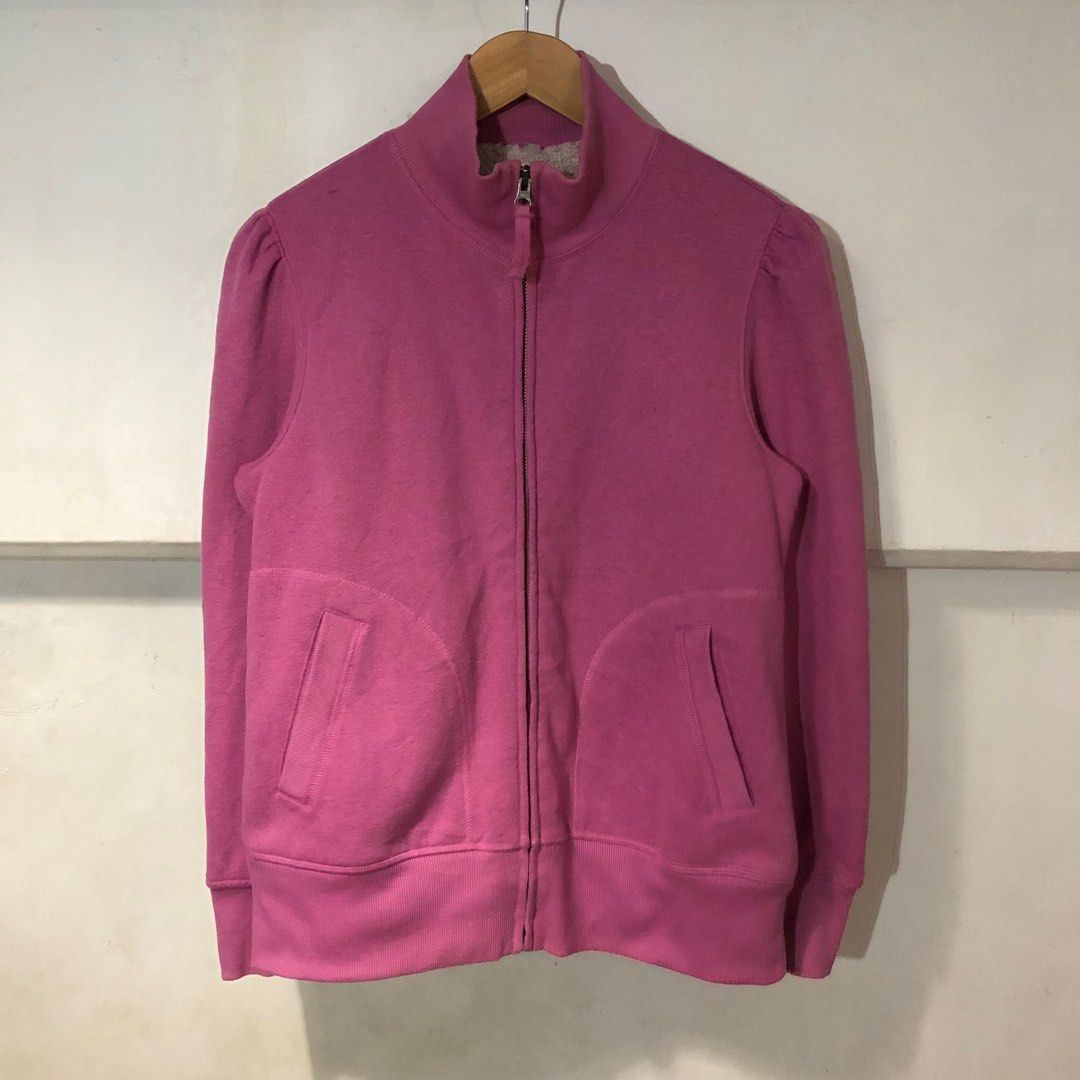 Uniqlo Women’s Jacket (Category: Coats, Jackets and Outerwear) located in Manila. Submitted by etcetero (Listing ID 1264782744, Image 1). Description: DIMENSIONS Width: 19” Length: 24.5” Sleeves: 24” Shoulders: 15”.