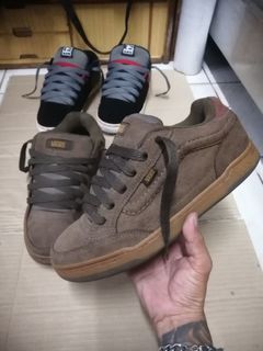 Bulky vans skate shoes store