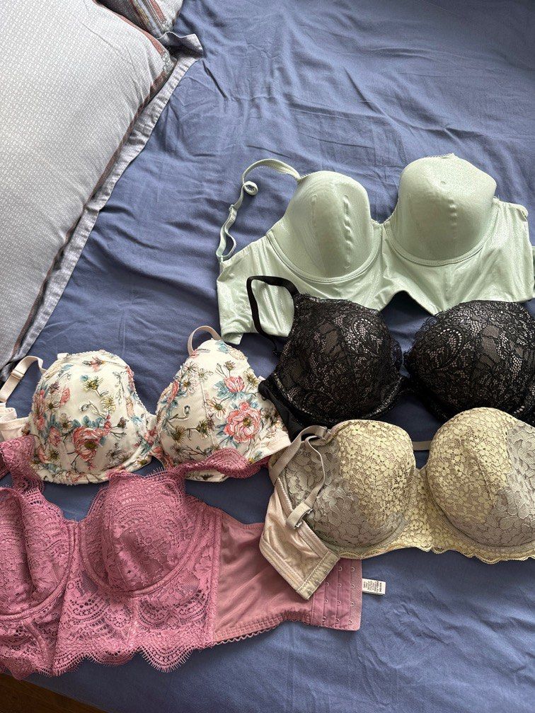 Victoria's Secret Bare - Sexy Illusions Lightly-Lined Strapless Bra in Pink,  Women's Fashion, New Undergarments & Loungewear on Carousell