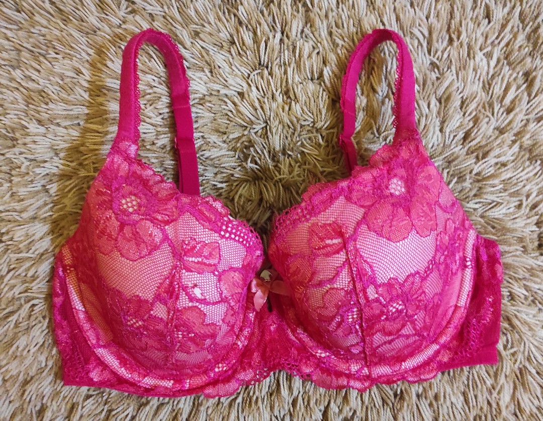 Victorias Secret Bra 32DD, Women's Fashion, Undergarments & Loungewear on  Carousell