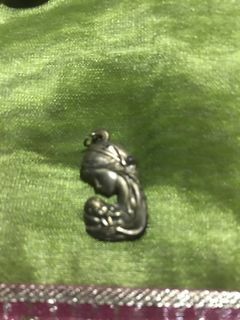 Vintage Mother and Child silver pendant USA